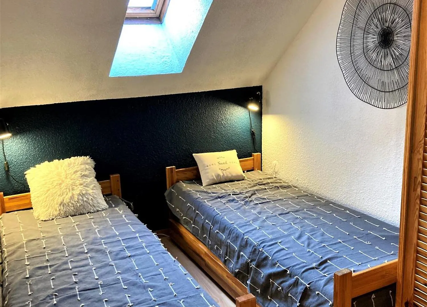 Pleiades , Apt 5 P, 1 Grande Chambre, Un Coin Montagne Et Une Place De Parking , Belle Vue Les Deux Alpes 0*,  France